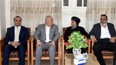 محافظ الاقصر يقدم التهنئة لاقباط المحافظة lصور