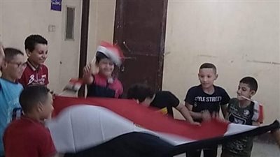 طلائع مركز شباب كفر النعيم بالدقهلية يحملون أعلام مصر احتفالا بعيد تحرير سيناء