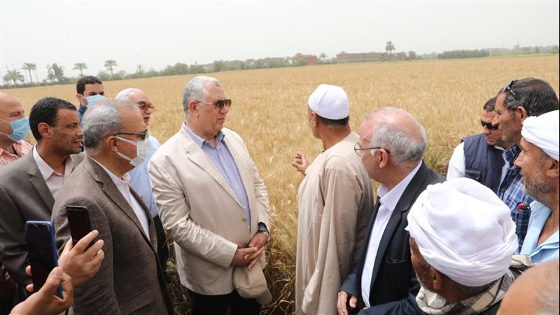 وزير الزراعة ومحافظ