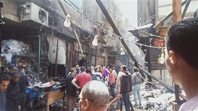 8 صور ترصد خسائر حريق سوق المنشية بالإسكندرية