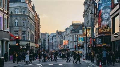 لندن: محامون ومحاسبون متهمون في جرائم غسل الأموال