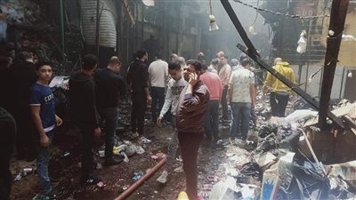 المعاينة الأولية تكشف تفاصيل حريق محلات سوق المنشية بالإسكندرية