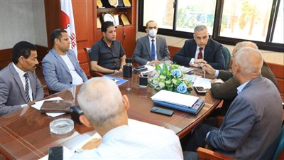 محافظ سوهاج يعقد اجتماعا لمتابعة توريد الأقماح ويوجه بتوفير تسهيلات للمزارعين