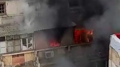 15 سيارة إطفاء لإخماد اللهب.. حريق يلتهم 11 محلا ومخزنين وعقار بالإسكندرية |صور 