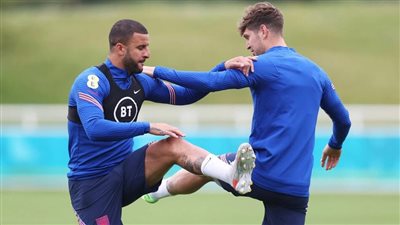 جوارديولا يخدع ريال بشأن جاهزية ووكر وجون ستونز