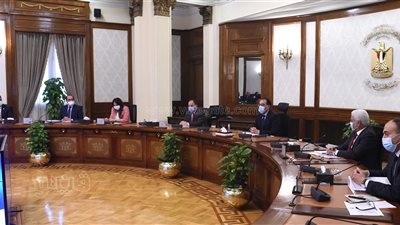 رئيس الوزراء يعقد اجتماعا لبحث زيادة مكون الاستثمار المؤسسي الحكومي في سوق الأسهم