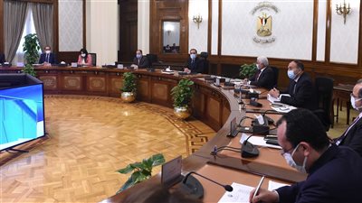 رئيس الوزراء يعقد اجتماعا مع مسؤلي البورصة لبحث زيادة مكون الاستثمار المؤسسي الحكومي في سوق الأسهم
