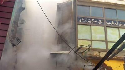 رفع الآثار الناتجة عن حريق محلات سوق الورق بالإسكندرية