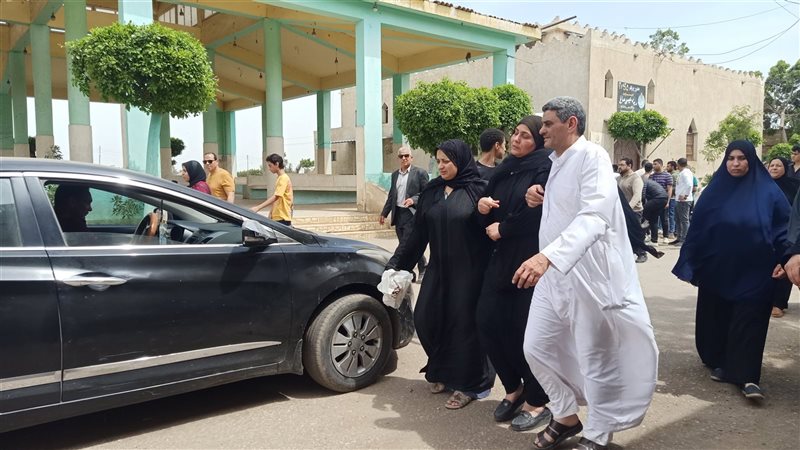 انهيار أسر ضحايا