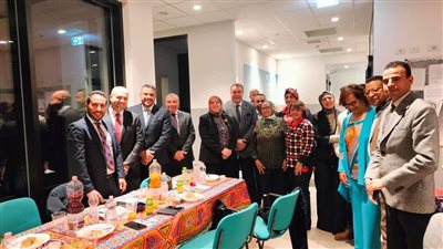 القوى العاملة تناقش الاستثمار بالوطن على مائدة الحوار مع الجالية المصرية بميلانو