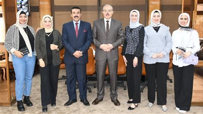 رئيس جامعة قناة السويس يستقبل معيدات كلية التربية الرياضية