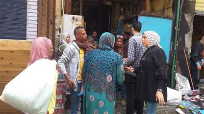 تضامن الإسكندرية تواصل صرف المساعدات للأسر المتضررة من حريق سوق المنشية