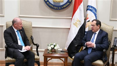 السفير الأسترالي: شركاتنا تهتم بالتعاون مع قطاع البترول المصرى فى مجال الغاز المسال