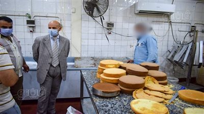 ضبط مكان تجهيز طعام تابع لمطعم شهير في الشرقية يعمل دون ترخيص| صور