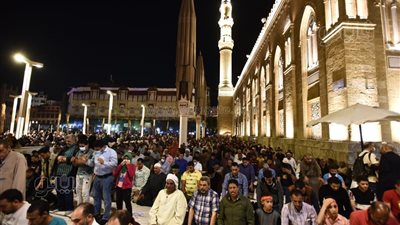 تأكيدا لانفراد فيتو، كبار القراء يحيون التراويح من الحسين