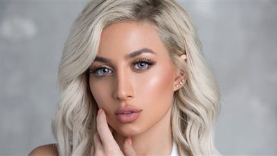 بالدعاء والدموع.. الفاشينيستا السعودية 