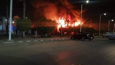 اللقطات الأولى لحريق سوق الجملة بمدينة 6 أكتوبر | فيديو 