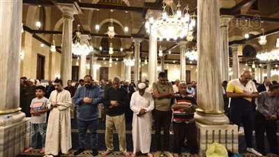 أول صلاة تهجد في مسجد الحسين بعد تجديده | صور 