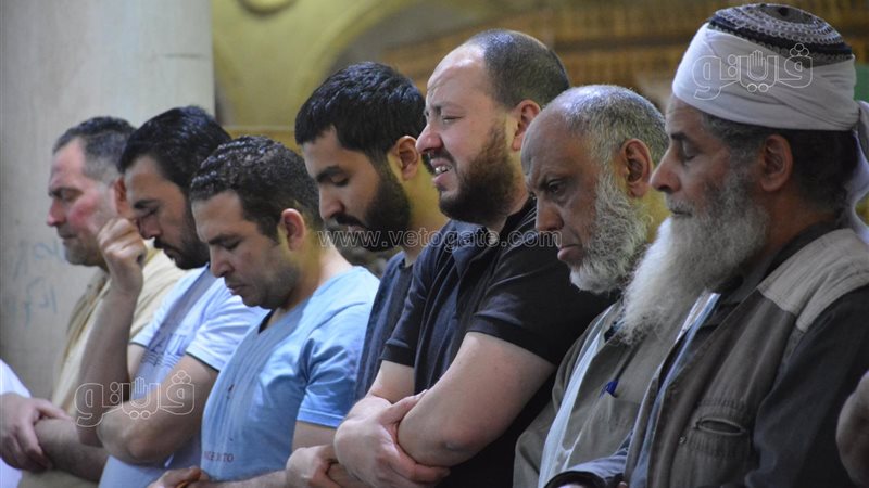 صلاة التراويح بمسجد