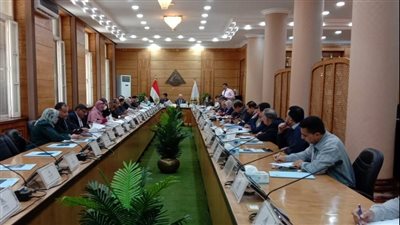 جامعة بنها تناقش استعدادات امتحانات نهاية العام الدراسي 