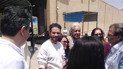 بجوار حمدين صباحي وخالد يوسف.. أول صورة لحسام مؤنس بعد خروجه من محبسه 