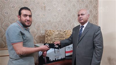 وكيل صحة الغربية يقدم هدايا رئيس الجمهورية لأسر شهداء الجيش الأبيض | صور