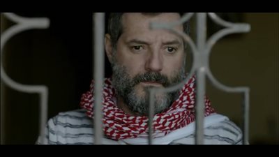 عادل كرم صحفي يرصد فضائح وجرائم داعش ضمن حلقات مسلسل بطلوع الروح