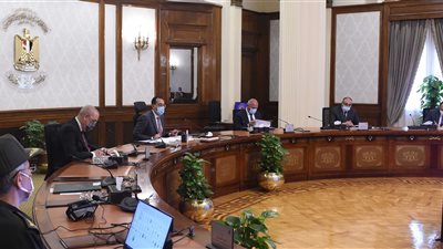 رئيس الوزراء يتابع تنفيذ مشروعات الإسكان والطرق والمحاور بالإسكندرية
