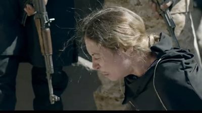 بطلوع الروح الحلقة 13.. إلهام شاهين تجلد منة شلبي والسعدني يأخذها كـ سبية