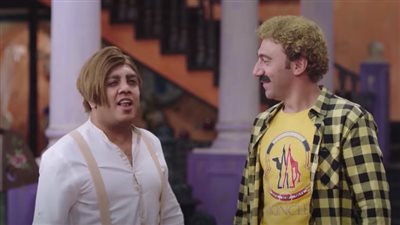 مسلسل الكبير 6.. لحظة وصول ديكابريو الغلابة للمشاركة في مهرجان المزاريطة | فيديو