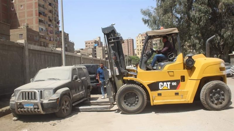 رفع مخلفات في حملة