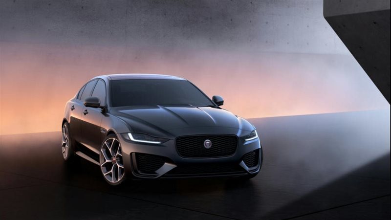 جاجوار 2023 XE وXF