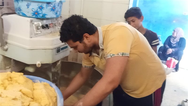 جانب من صناعة كعك