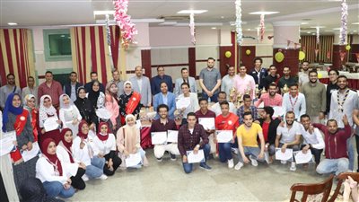 إفطار جماعي وتكريم الطلاب المتميزين فى الأنشطة الطلابية بصيدلة جامعة سوهاج
