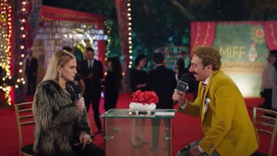 ردود حادة من شيرين رضا على أسئلة هجرس في افتتاح مهرجان المزاريطة|فيديو