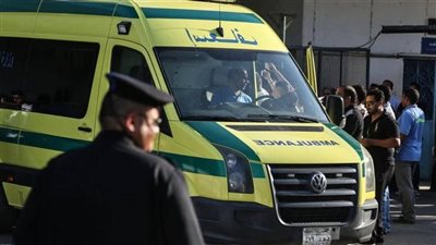 إصابة شخص صدمته سيارة أثناء عبوره الطريق في القاهرة الجديدة