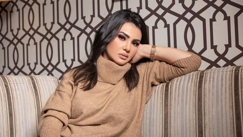 الفنانة دينا فؤاد