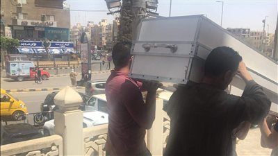 تشييع جثمان الفنان عزت بدران من مسجد الحصري