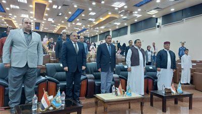 محافظ مطروح يكرم حفظة القرآن الكريم بالمكتبة العامة | صور