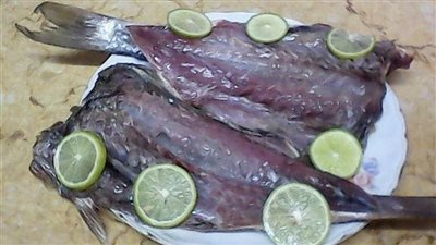 عيد الفطر بعد ساعات.. تحذير من التسمم بالفسيخ 