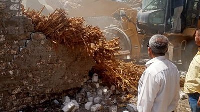 محافظ الشرقية: تكثيف أعمال لجان متابعة الشوارع وإزالة التعديات 