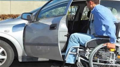 عدم سحب رخص من يقود سيارة معاق من أقارب الدرجة الأولى.. أبرز تعديلات القانون