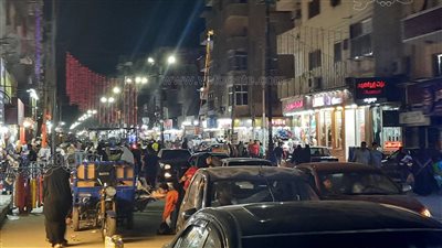 ازدحام في شوارع الإسماعيلية احتفالا بليلة العيد | صور