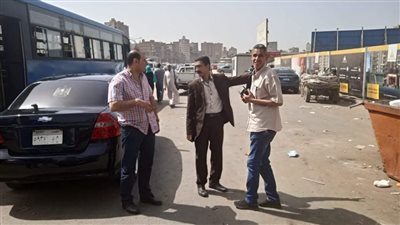 رئيس حي جنوب الجيزة يتفقد أعمال نظافة الشوارع لاستقبال عيد الفطر