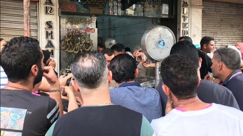 اقبال على محلات الفسيخ