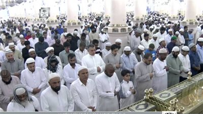 بث مباشر.. صلاة عيد الفطر بالمسجد النبوي الشريف