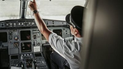 شروط الالتحاق ببرامج كلية الطيران للحصول على إجازة طيار تجاري