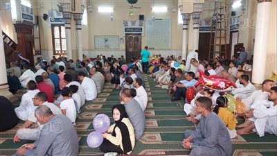 أهالي قنا يؤدون صلاة عيد الفطر وسط إجراءات احترازية l صور