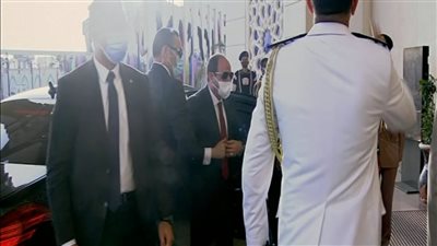  السيسي يصل مقر حفل عيد الفطر المبارك مع أبناء الشهداء