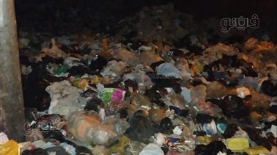 أسوان تستقبل عيد الفطر بأكوام القمامة في الشوارع الداخلية | صور